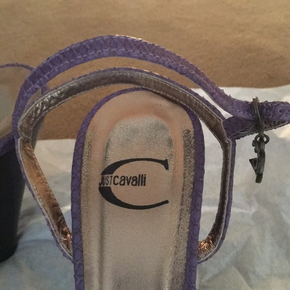 Shoes - Picture 3 of 8